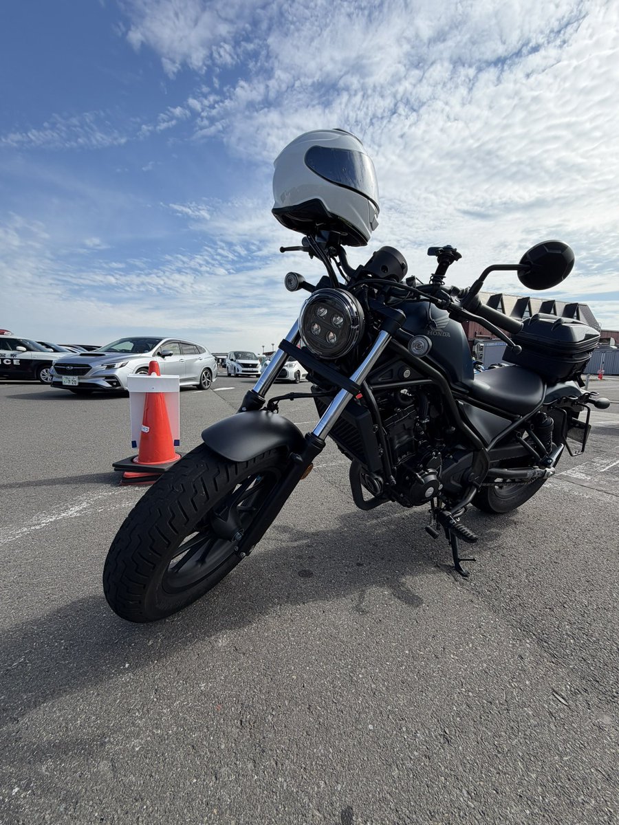 Rebel250blue's tweet photo. 手袋に穴空いてた🕳️ https://t.co/aGmT6al77Q