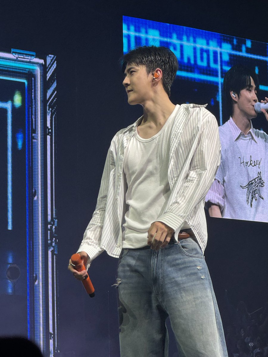 rmarlaa's tweet photo. #EXhOrizoninManila https://t.co/xPUrnObM5L