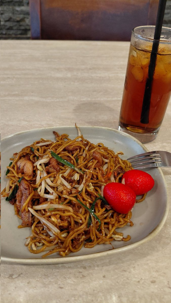 rainnhy23's tweet photo. @baseconvo Aku ke Sushi Tei, Tawan, dan Marugame aja. https://t.co/2Jt7wpVE04