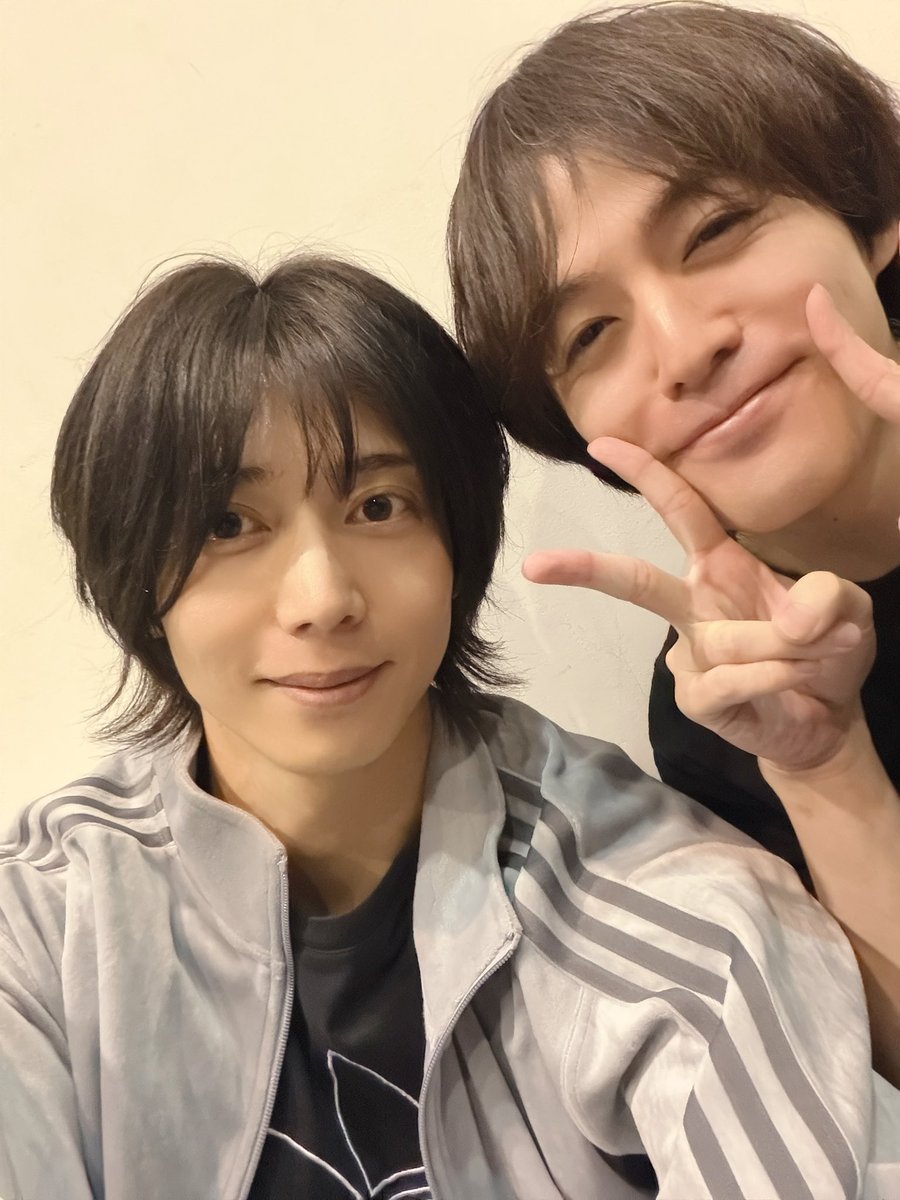 some_toshi's tweet photo. 舞台gift、今日はざっと全部流しました✨
龍儀たんと。
龍儀たん、エーステ以外で舞台で共演するの初めてなの今日知りました。
新鮮です☺️

#舞台gift 
#舞台ギフト https://t.co/4IoWRcJPB3