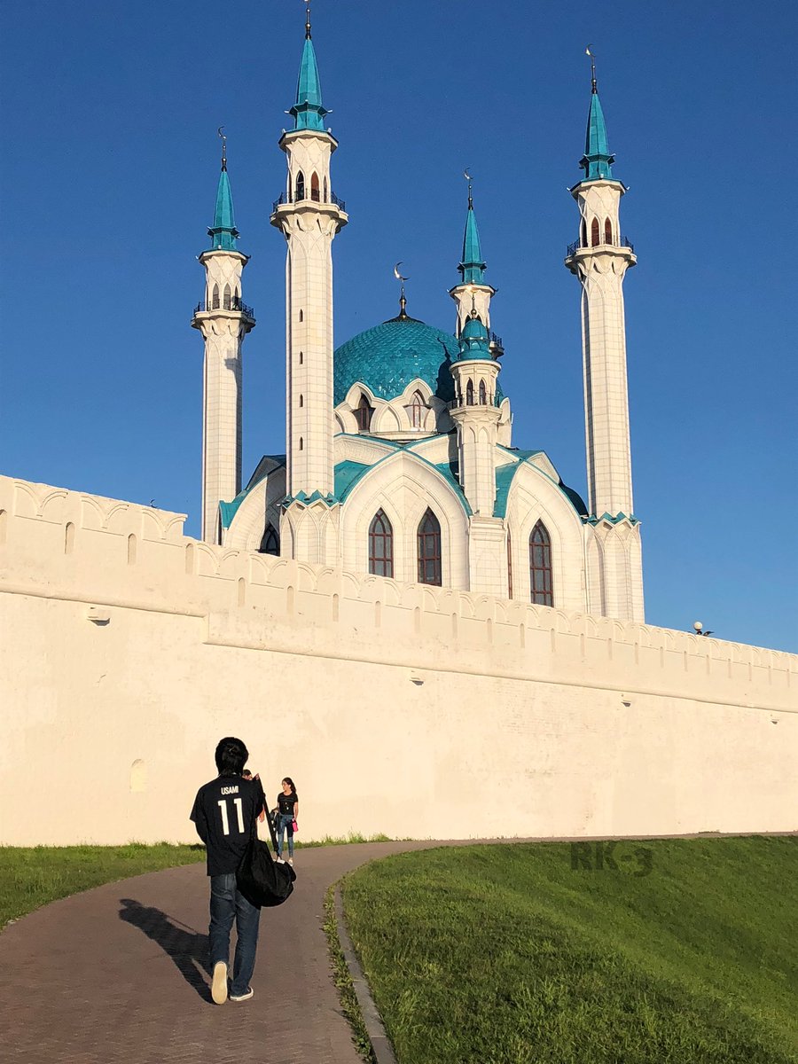 RK3_gsgb's tweet photo. 【ロシアW杯行った思い出を振り返る⑩】
当時のW杯中継のカザン開催試合、ないしは日本代表リポートでアホほど見たモニュメントと世界遺産カザン・クレムリン。
あまりにも美しい、あまりにも優雅な時間を過ごしていると空港に日本代表を送り出して帰ってきたバスと遭遇する。

#FIFAワールドカップ https://t.co/VkK3qgxQKY