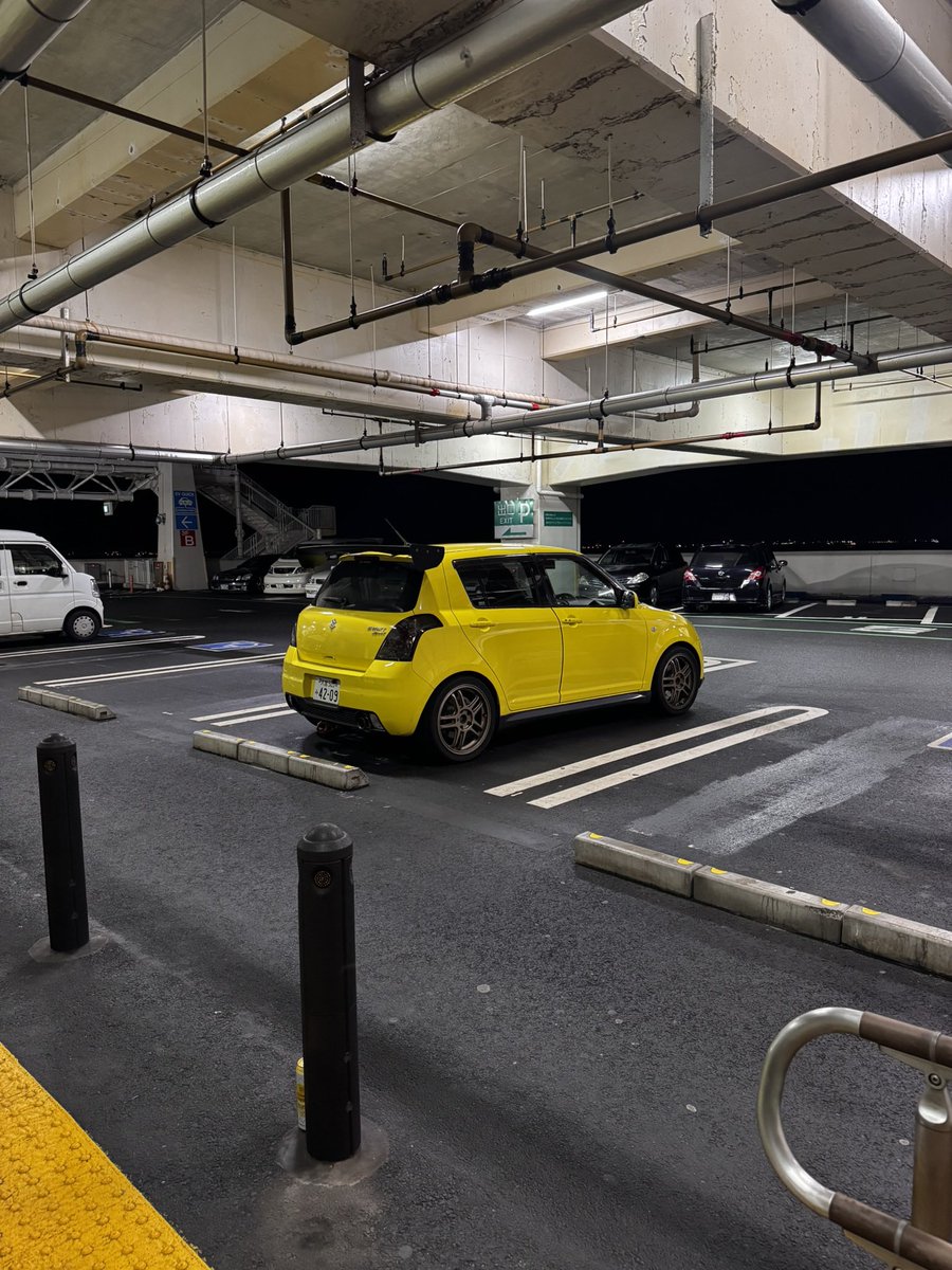 HK272786's tweet photo. 通勤車でスイスポ買いやした💦
アルトに続きめっちゃ部品が安い
ここまでやっても破産しないなんてなんて経済的だ
ボンネット、リヤスポイラー、タイヤホイール、マフラー、車高調、強化部品各部、エアクリーナー
BRIDEフルバケ セミバケ

また衝動でポチポチしそう💦

仲良くしてください😊 https://t.co/RJ6PEftVPf