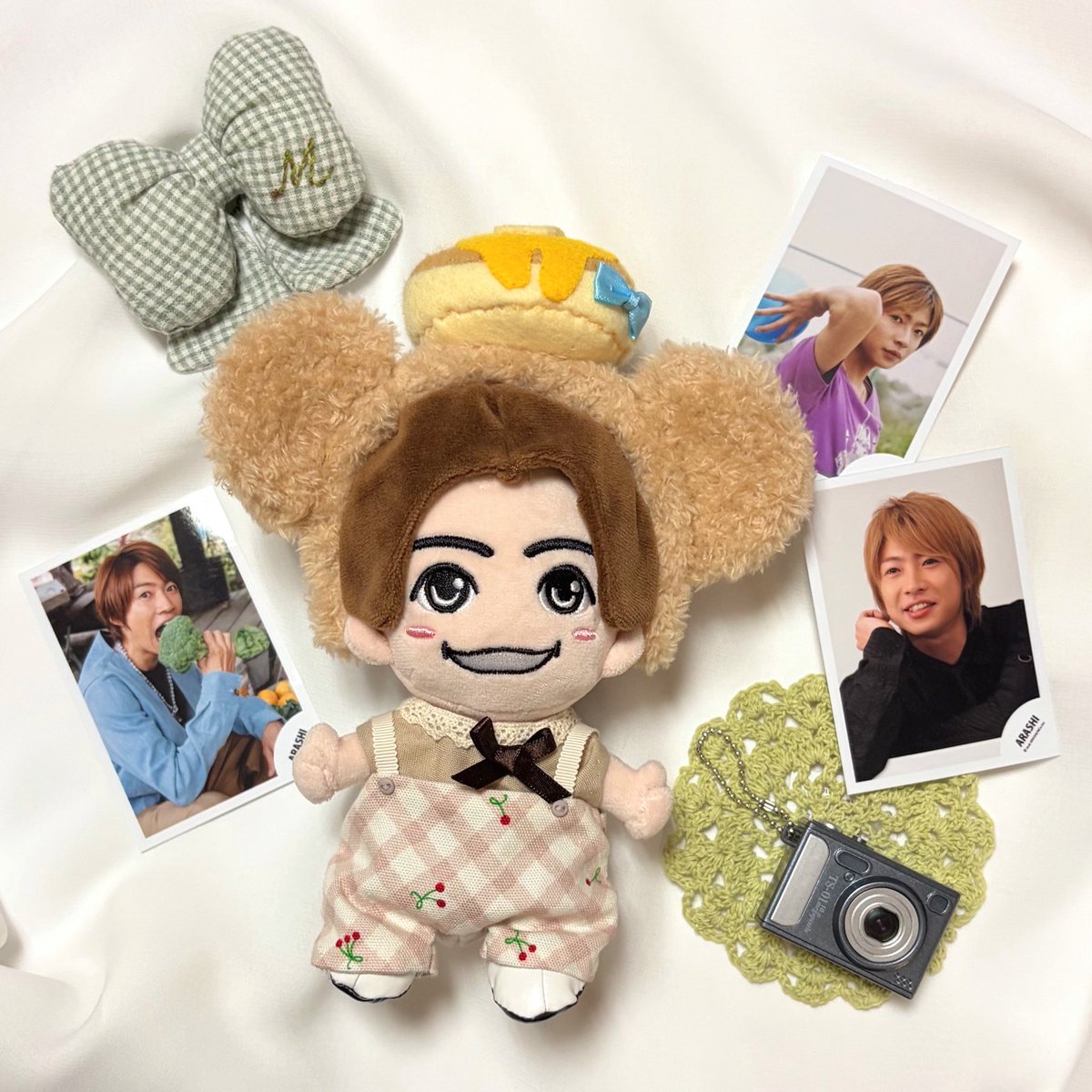 Chi_MASA_ARASHI's tweet photo. 他のぬい用に作った服🪡
雅紀ぬいちゃんにも着せてみたらちょっと大きかったので新たに雅紀ぬいちゃんに服作ってる💚
過去にディズニー行く時に作ったぬい用のダ���フィーカチューシャもお似合い☺️
 #嵐 
 #嵐ぬい
 #ハンドメイド https://t.co/31bQw2q0Tw