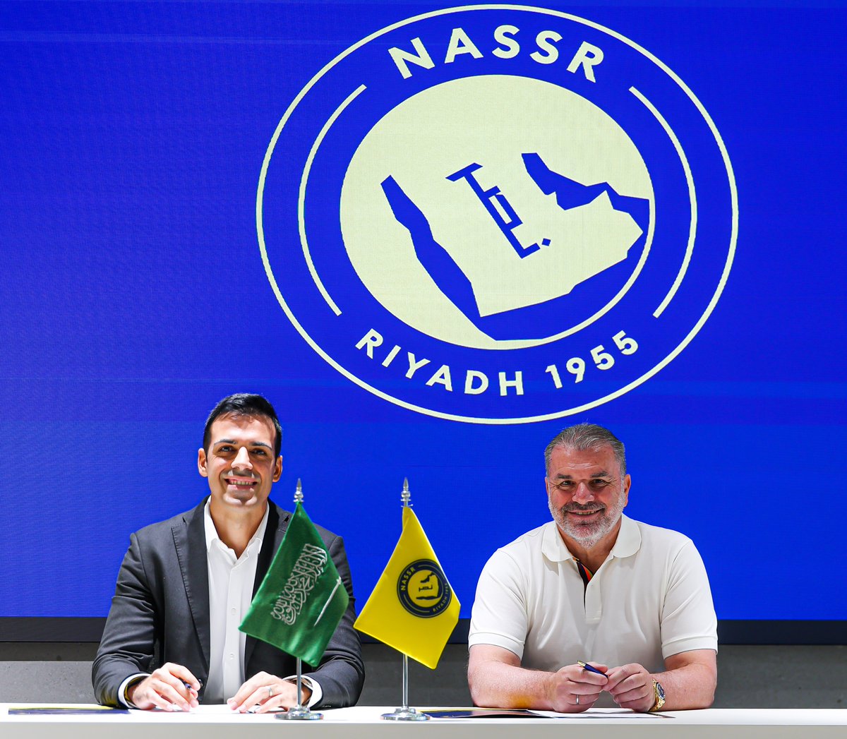 AlNassrFC's tweet photo. فصـلٌ جديـدٌ يبـدأ 🤝 https://t.co/WEGh9IgptV