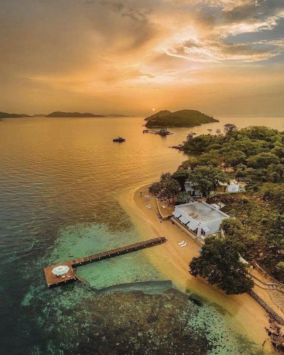 GianlucaCoccon1's tweet photo. Espectacular 
PARQUE NACIONAL MOCHIMA abajo La Catalana isla Arapo al frente la Piscina 
Edo Sucre VENEZUELA 
🇻🇪🇻🇪🇻🇪🇻🇪🇻🇪🇻🇪🇻🇪🇻🇪🇻🇪🇻🇪🇻🇪
@venezuelaenfoto https://t.co/0azRthh4z1