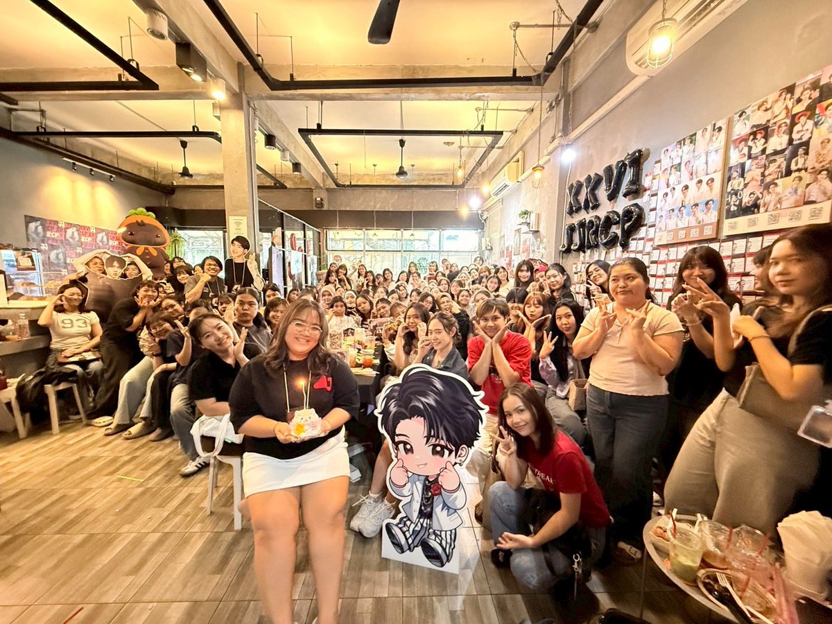 jjrcpstation's tweet photo. 🖤Thank you everyone for your loves and supports❤️

ขอบคุณทุกคนที่มาร่วมกิจกรรมทั้งที่คาเฟ่และจากทางบ้าน ขอบคุณจริงๆ ที่อยู่เคียงข้างเจเจเสมอ และที่สำคัญที่สุดขอบคุณเจเจ @jj_rcp ที่เกิดมาเพื่อเป็นที่รักของเราทุกคน🫶🏻

เติบโตไปด้วยกันนะค้าบ🥰
#XXVIJJ_rcp #jj_rcp
#JJrcp26thBDProject https://t.co/tJxwyM97ki