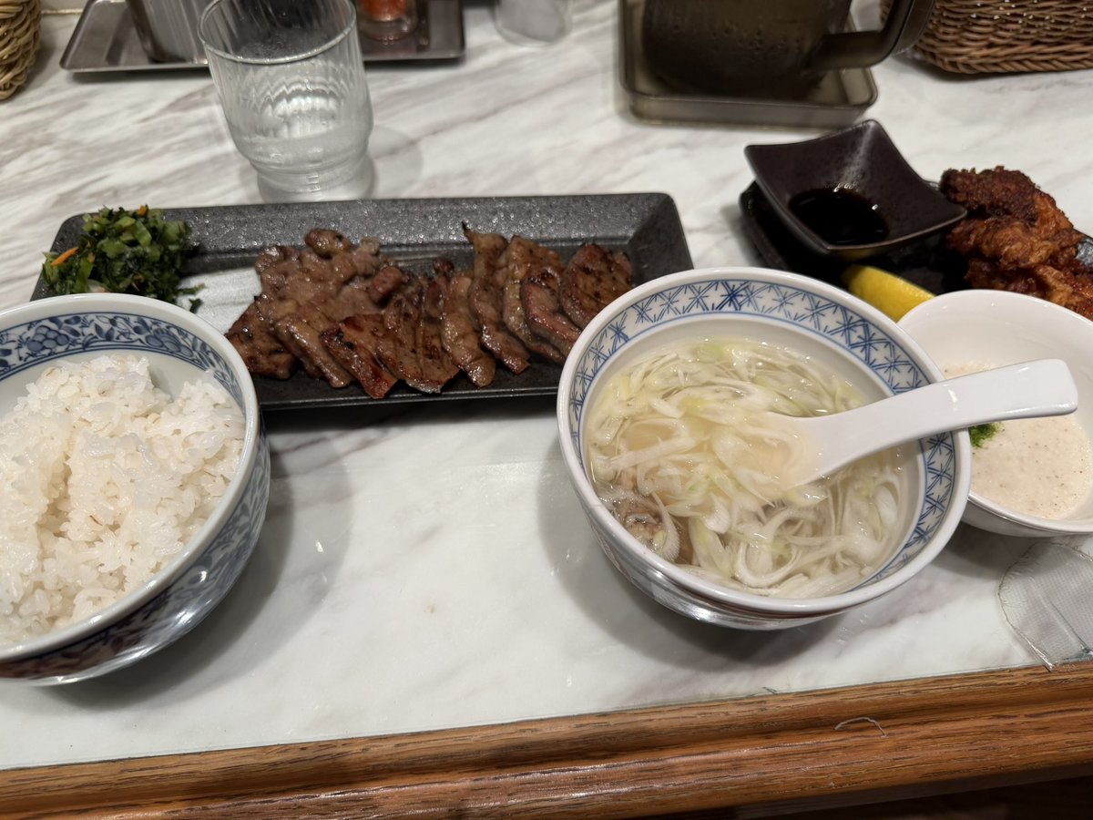 chomusukex's tweet photo. 仙台初牛タン！ライブ終わりに最高の夜ご飯すぎる https://t.co/rJntJoDjlw