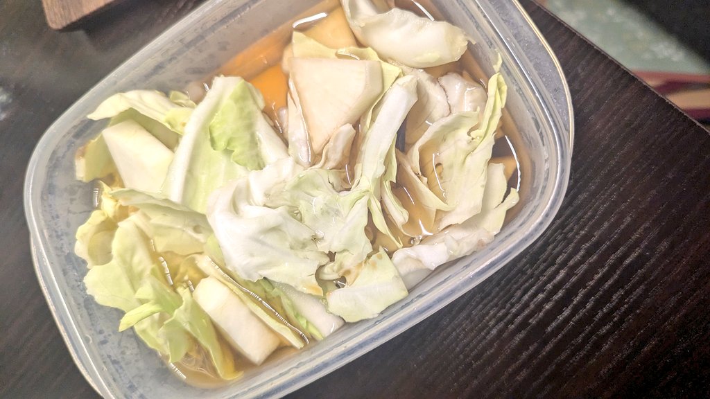 dnJ_Yu's tweet photo. 久しぶりに(当社比)ちゃんと料理した。
先週買ったサッポロクラシックと共に。
向こう2日の弁当の具材でもあります🤔 https://t.co/k5xlUDYVGS