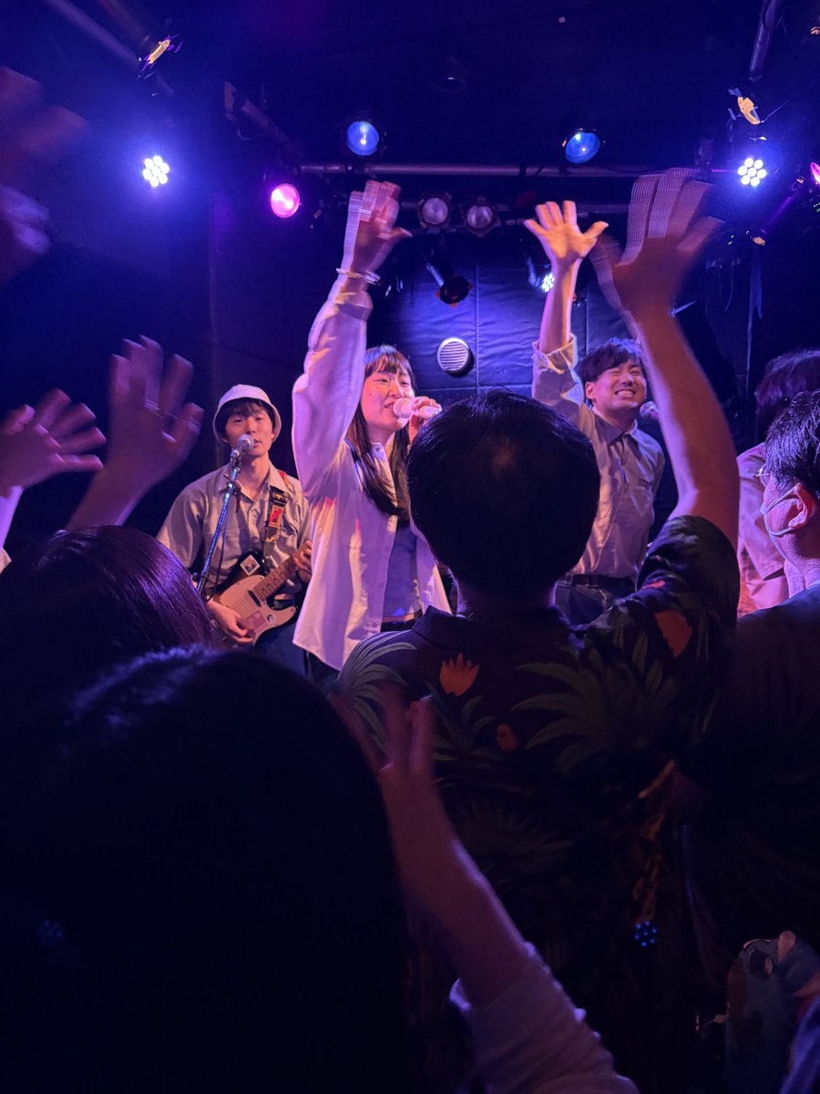 ko_mm_4's tweet photo. 少年キッズボウイ 極楽はここだ！
📍中野heavysick ZERO

楽しすぎた！！！！！！！！！箱小さすぎる！！！最高！！！！！！！！！過去一楽しめたライブだったーー(^^)♡ https://t.co/0mdjudVav1