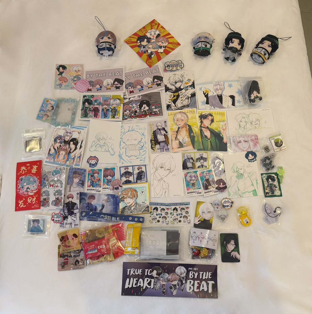 Effy_1109's tweet photo. Thanks so much for all the freebies!! 
I'll treasure them all 😭🫶

#BangkokBeat https://t.co/rh6t4akVsc