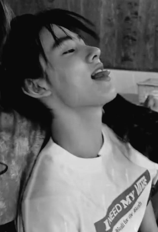 strawberiewyy's tweet photo. #hyeonkeon onetweet au. 

sial, sial, sial andai saja saat itu kinan (kh) tidak melihat kejadian itu, mungkin dia tidak akan berakhir masuk kedalam sangkar emas sang pujian hati shael (sh) https://t.co/JOKLMtMyje