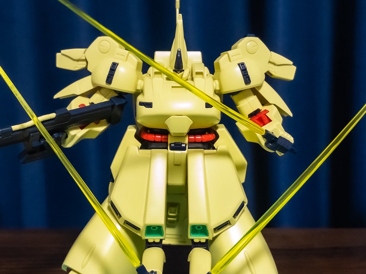 syunta__joker's tweet photo. HG ジ・オ 完成！
古いキットながらシールは足のラインくらいで割と色分けされてるし、なんと言ってもデカいから存在感があるわ
#ガンプラ https://t.co/4yUMtWFaMk