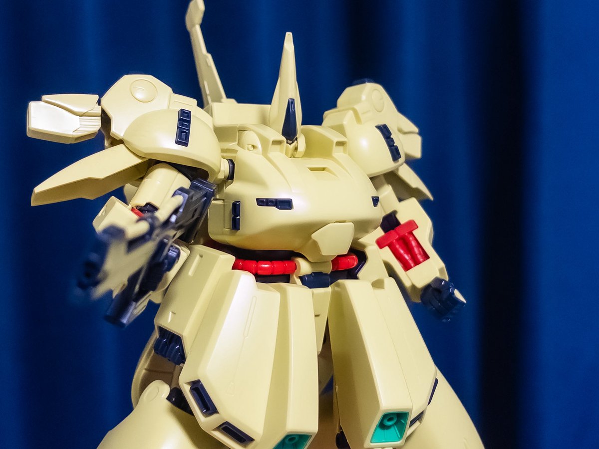 syunta__joker's tweet photo. HG ジ・オ 完成！
古いキットながらシールは足のラインくらいで割と色分けされてるし、なんと言ってもデカいから存在感があるわ
#ガンプラ https://t.co/4yUMtWFaMk