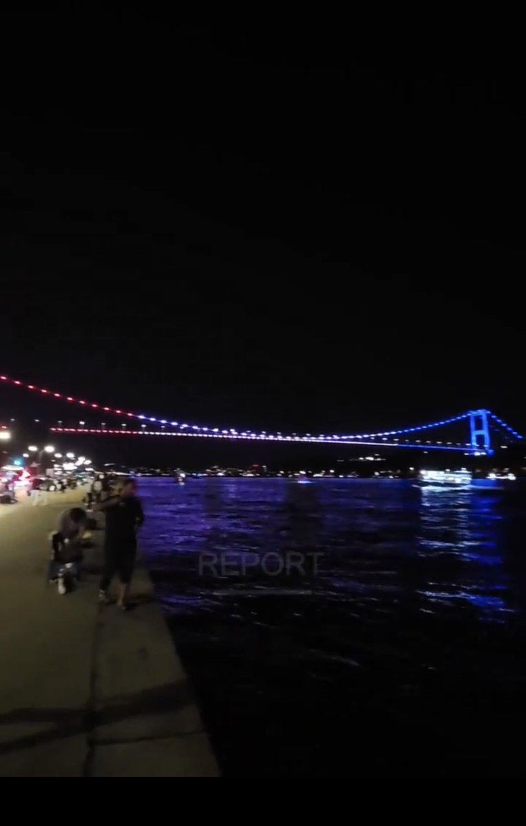 TalhaACARLIOGLU's tweet photo. Bir tarafta Amerikan taraftarları, diğer tarafta Osmanlı torunları. Tarafını artık seçmelisin. Ya ırkçı emperyalizmden yanasın ya da Milli Görüş’ten. https://t.co/OWKtouzVE1