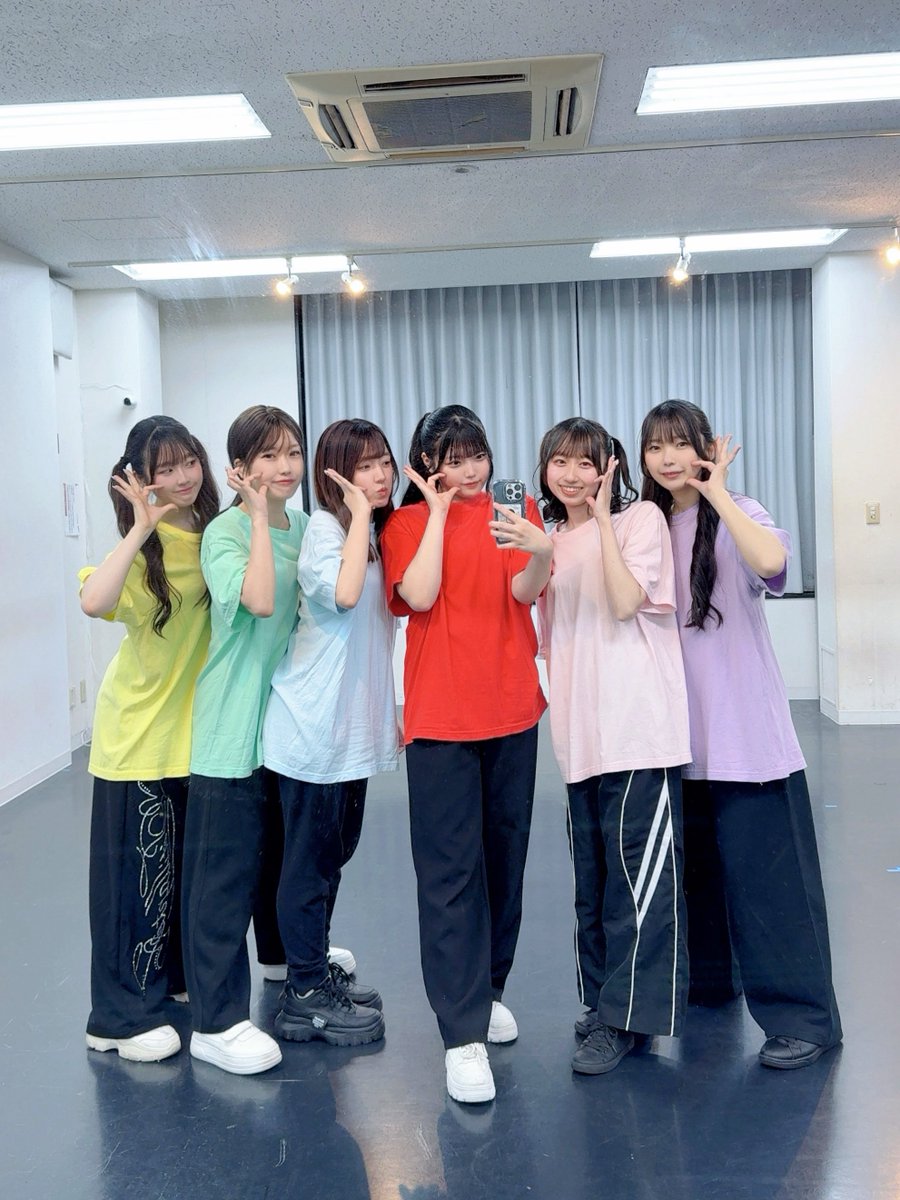 s52418's tweet photo. Pixel Ribbon 🎀
#葉山雫 ちゃんポジションです🩵

今回も練習から楽しかった😻⭐️
ぜひ見てください（^_^）/~~~♥

#踊ってみた #振りコピ #PixelRibbon https://t.co/2JFJkt9WBr