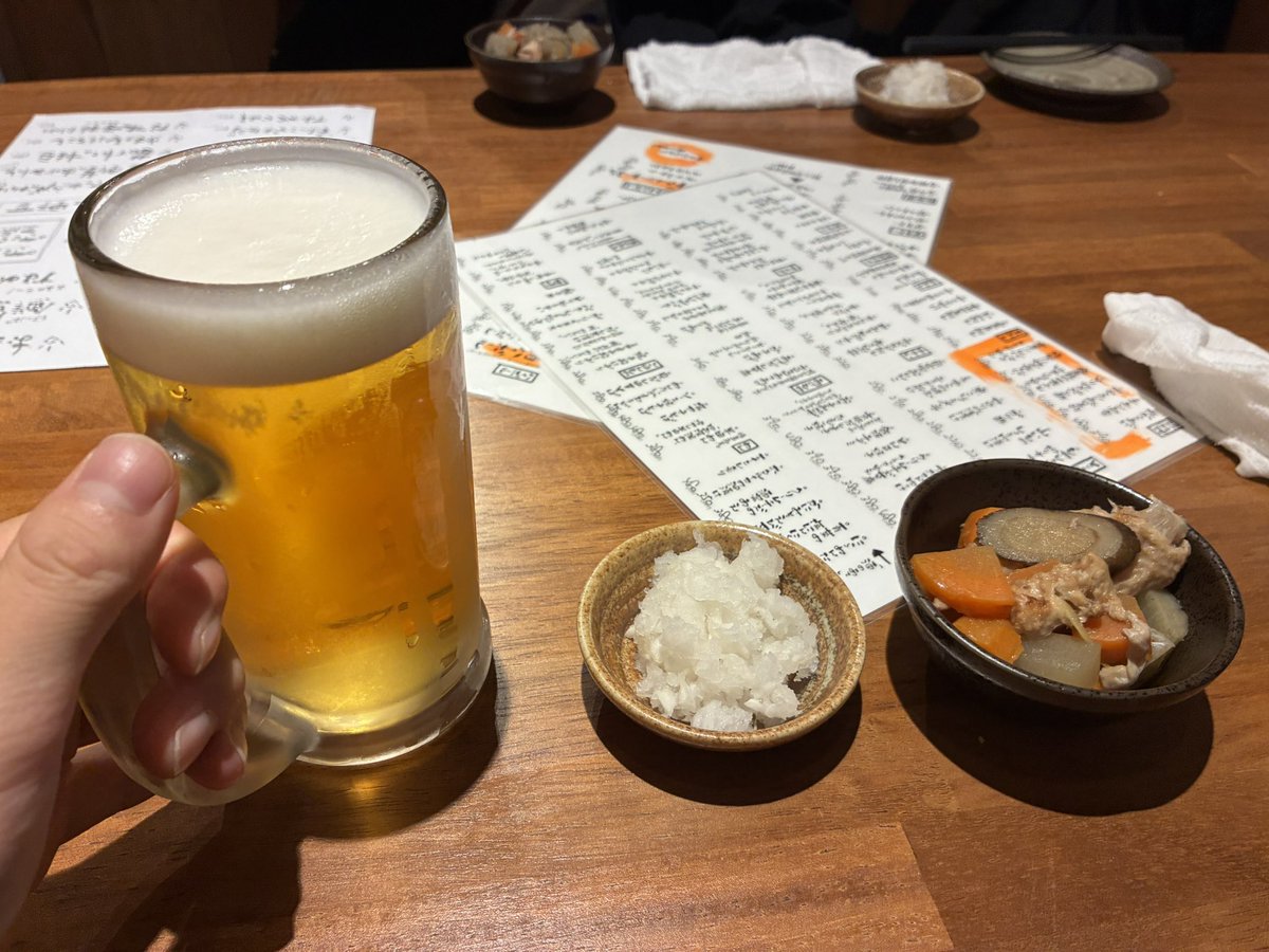 Asapenasa's tweet photo. こうなりました笑

ライブ終わりの酒がいっちゃん美味ぇ！ https://t.co/8RZGQ1CNyf