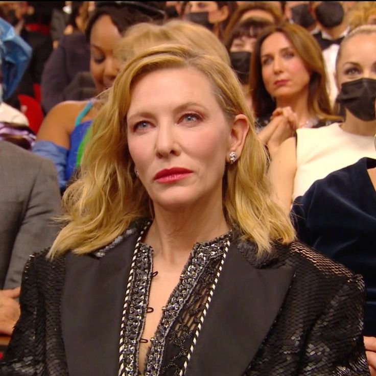 catesbabygirl's tweet photo. THE LOOK AND AURA OMG🔥 https://t.co/1YygVoL3JA