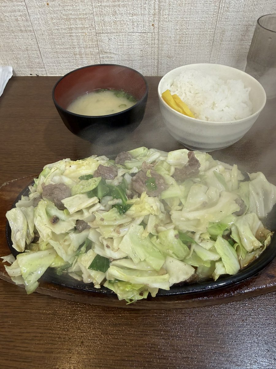 2ndMarket's tweet photo. ちょっと疲れ気味なので😩スタミナつけたくて、びっくり亭へ https://t.co/Zg0PYvroi9