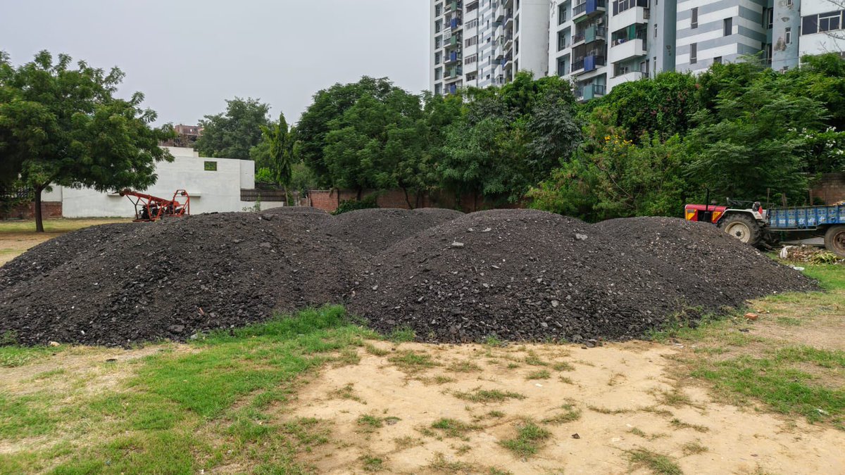 cleanAirBharat's tweet photo. Road dust is a major and preventable source of urban air pollution. Yet, in Sector 50 and South City 2, civic works continue to generate avoidable dust exposure in complete disregard of established dust-control norms.

The Close Avenue Road and parts of Nirvana Central Road- roads that previously had only a few potholes-have been stripped of their entire bituminous top layer and left incomplete for nearly two months. Residents are forced to use these roads every day through huge clouds of dust. Further, bitumen has also been dumped recklessly on green belts nr Close South, service lanes nr Unitech business park , and the Nirvana community grounds facing Courtyard Market where children come to play. These are residential access routes, exposing families to prolonged dust pollution, unsafe road conditions, and daily inconvenience.

This is not an isolated incident. Throughout April, Nirvana residents had to endure exposed construction sand left in the middle of these same roads during the installation of median grills, creating avoidable dust pollution and hazardous driving conditions. The issue was serious enough for the CPCB to take cognisance of it in May. Yet, despite that intervention, effective dust-control measures continue to be ignored.

Sorry to say, we expected better for civic words under the orders of Ward Councillor @bhartiharsana9 ji and municipal corporation vendors. This neglect, poor planning, disregard for residents health, and lack of time-bound execution of civic works have resulted in prolonged disruption, road safety concerns, and entirely avoidable public health exposure.

Civic infrastructure projects must comply with municipal norms and the guidelines of the NGT, @CAQM_Official, and @CPCB_OFFICIAL, all of which repeatedly emphasize controlling road dust and combating air pollution.

Urban residents are not disengaged from civic issues- we live with these consequences every single day. Please hear a resident share these pollution-related concerns and the hardships being faced.

@MunCorpGurugram @PradeepIAS_HR @OfficialGMDA @pcmeenaIAS  @ulbharyana 

#Gurugram #AirPollution #RoadDust #Ward15

@Live_Hindustan @JournalistKris2