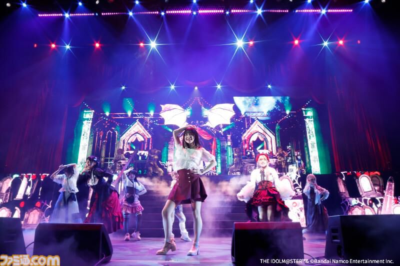 famitsu's tweet photo. 『デレミュ』第2弾“DERE of the DEAD”は、客席を巻き込んだ演出盛りだくさんで没入感満点のステージに。
https://t.co/pL726CiUtG

オタクと大閃光を割ってラスボスに立ち向かう“りあむ”。ラスボスことヴァルク・アルカードによる『THE VILLAIN'S NIGHT』にも心を奪われた魅力満点の公演をリポート https://t.co/VdWkawTctm
