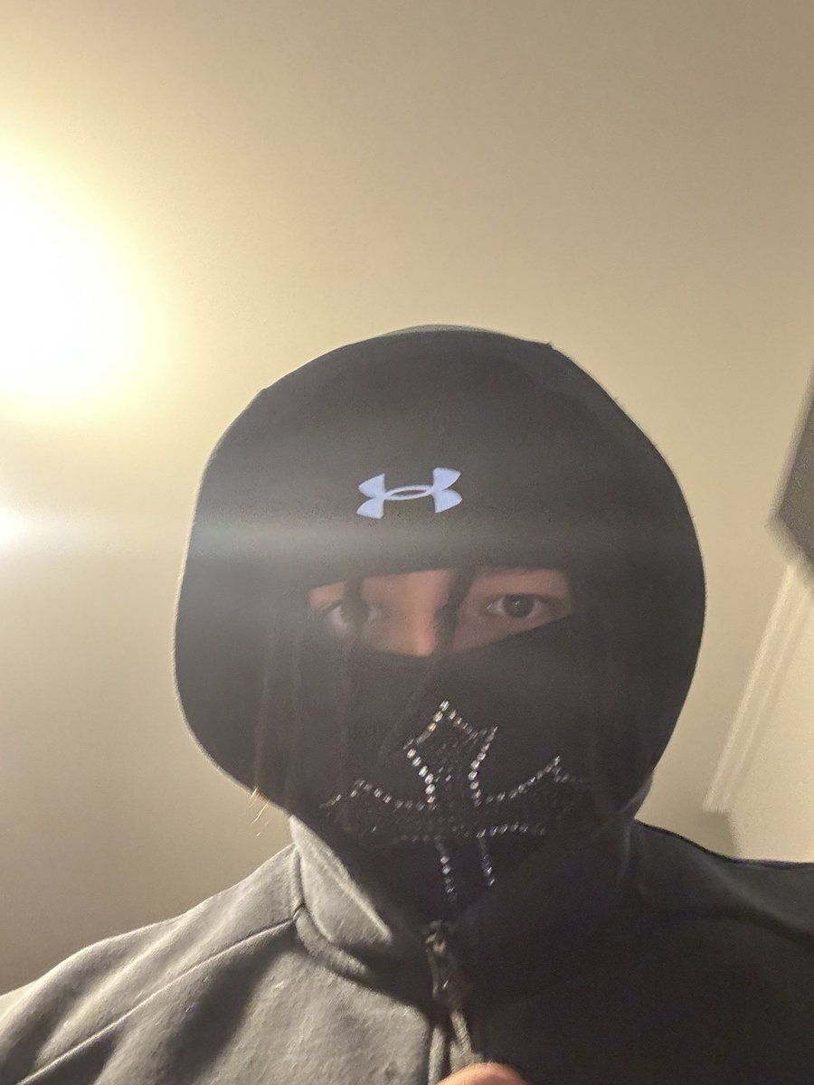 japickstom's tweet photo. Mi madre me hizo videollamada y yo estaba asi https://t.co/pvohV2GtFa