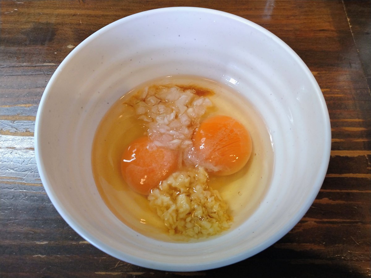ramendonchan's tweet photo. 昨日つくば市『ハイマウントJ』でお昼🎵
『まぜそば』をTP全増し＆
ニンニクＷで食べてきました😃✌

『ジャンクガレッジ』のDNAと、
二郎系ワシワシ麺からなる一杯です。

事前に入念に調べて、遠くに行くんだもん。
めっちゃウマいに決まっているよね🎵

#つくばラーメン #ハイマウントJ #ラーメン https://t.co/y9aW599May