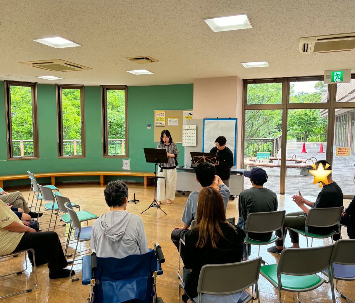 teniralc7's tweet photo. 7/3横須賀の池上にて 北爪さんと2人コンサートDAYでした✨

人生初　一日で4公演させて頂きました😆
会場の方もお客様も優しい温かい方ばかり。。本当良い思い出になりました。
ありがとうございました！

１枚目は妙蔵寺本堂にて。とってもお気に入りの写真です📸 https://t.co/wVi2A8wOqa