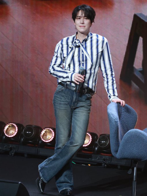 yesungiedf's tweet photo. Built like 60% legs and 40% everything else https://t.co/wAm5YcHaz9