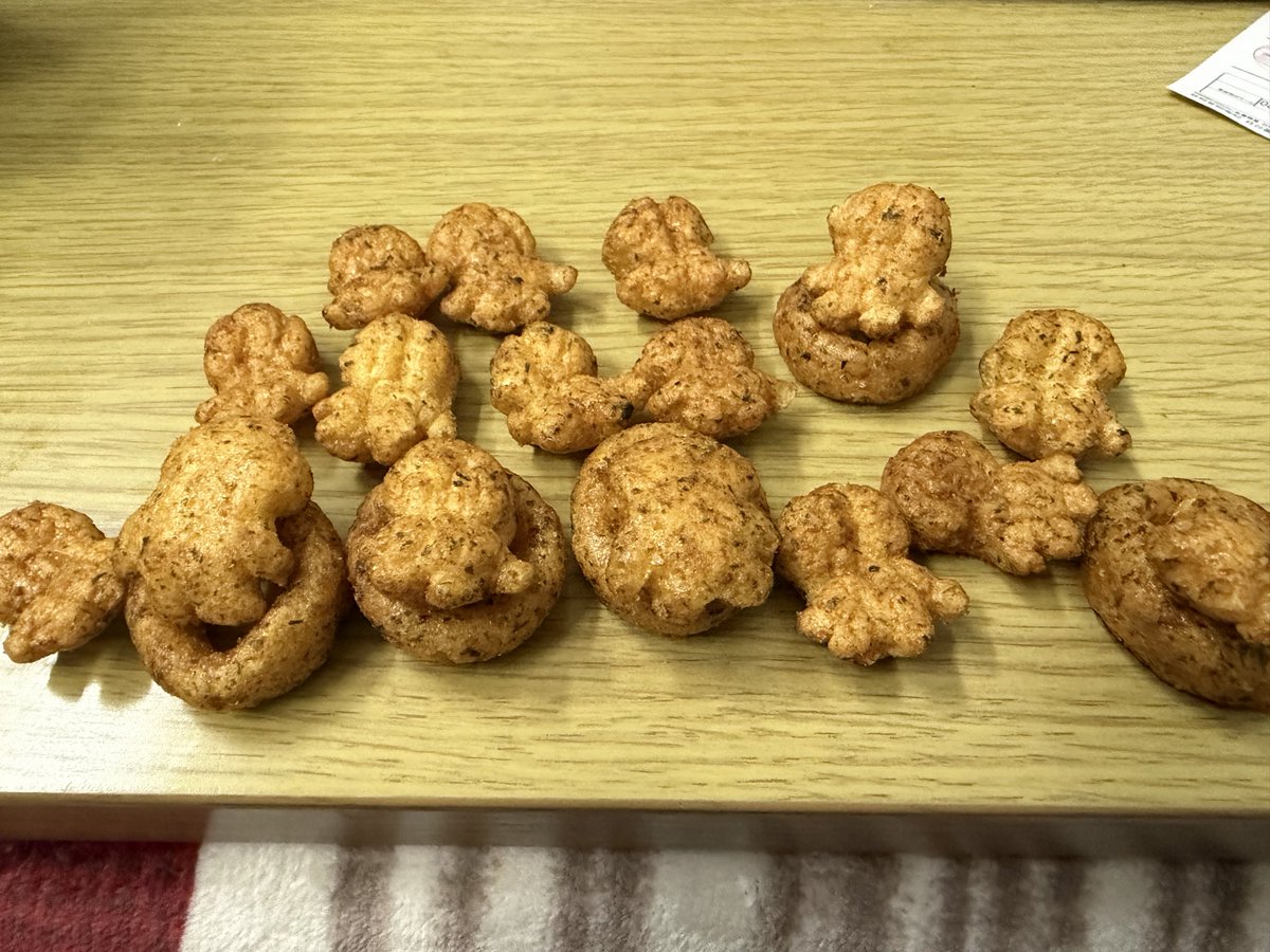 fuminaga07211's tweet photo. うまい輪ってお菓子食べてたらこんなのでてきた！🤣 https://t.co/9z2pSOs60P