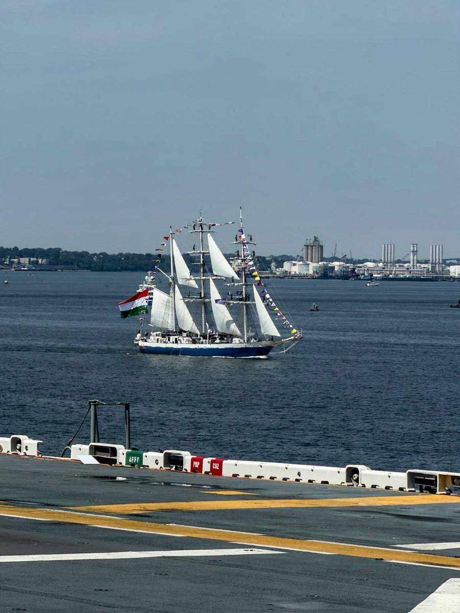 airnewsalerts's tweet photo. In Pics📸: Indian Naval Sail Training Ship Sudarshini represent India at the United States International Naval Review 250 and Sail4th 250, in New York, US.

#TallShipIndia #America250 #MaritimePartnership #MAHASAGAR #VasudhaivaKutumbakam https://t.co/TTZJlW0mm9
