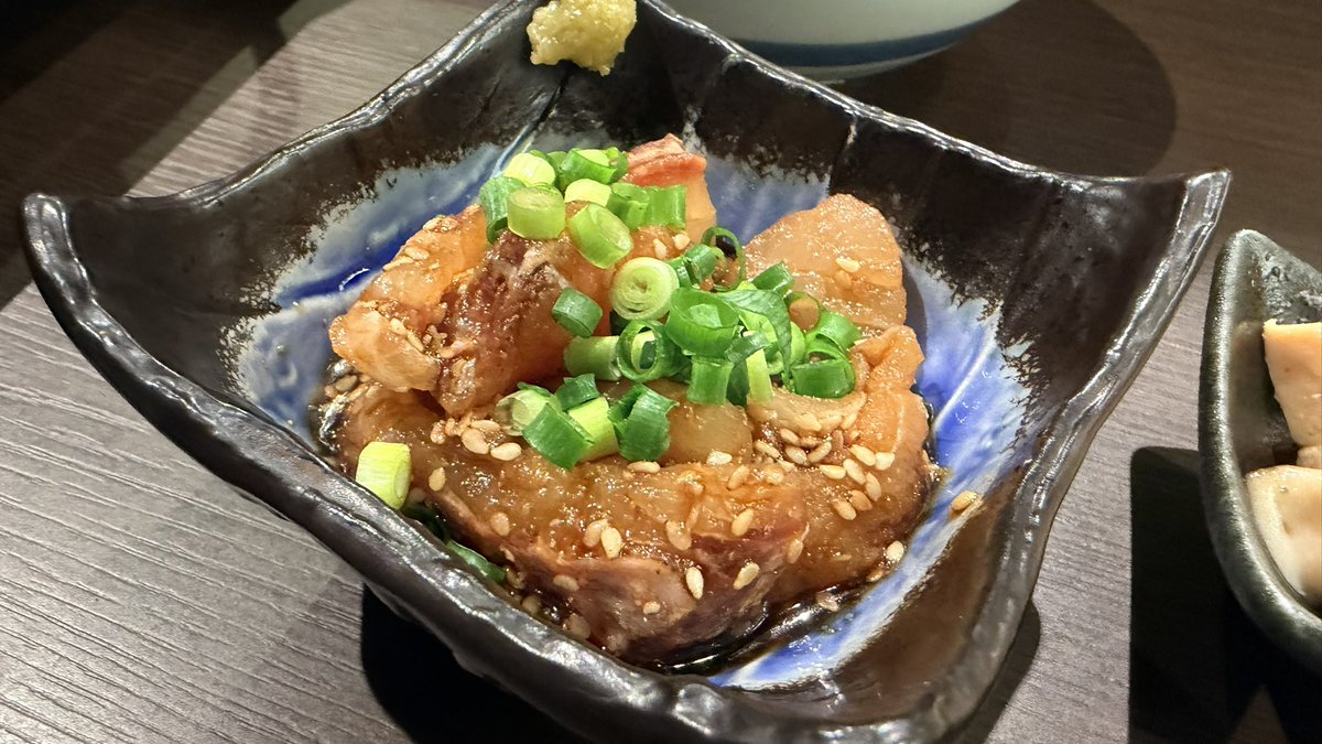kondo3n's tweet photo. 本当に最高の1日でした！！
ゆかりんとメリーさんにハイタッチしていただいたゴッドハンドはこの左手じゃ！！！！
からのゆかりんのライブに行くようになった年に偶然入ってから数えて、約16年お世話になってるモツ鍋屋さんの店長さんにご報告！！！
今日も全部美味すぎる！！！

 #tt2026福岡 https://t.co/BNvsfpus89