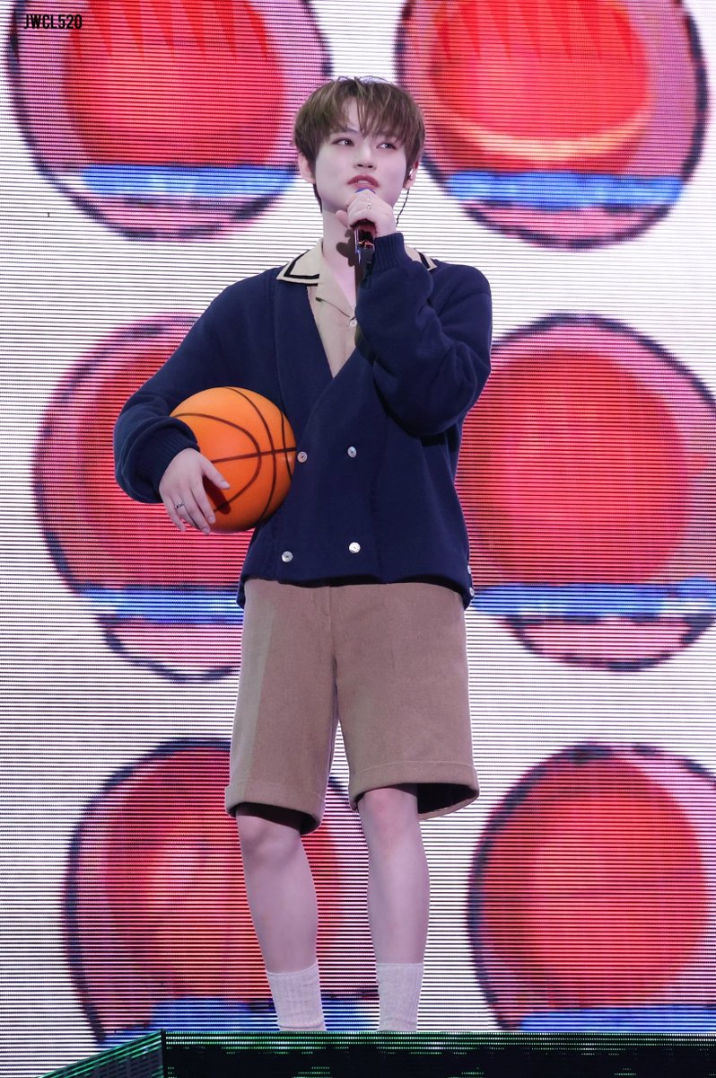 jwcl520's tweet photo. 260705 ROOMMATE 🏀 

#천러 #CHENLE #辰乐 https://t.co/ObscmMMH1M
