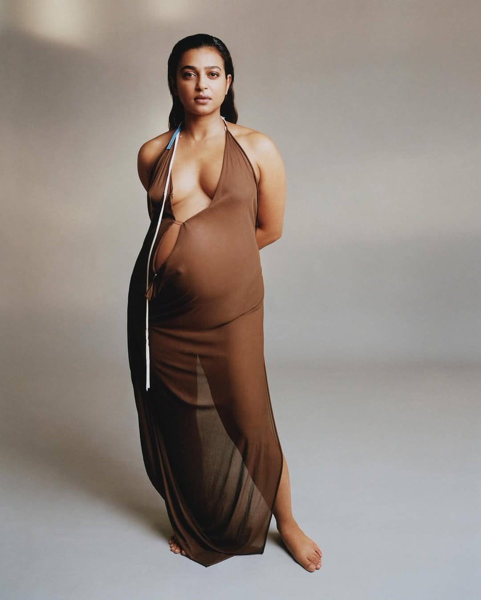Manushyan_offcl's tweet photo. Radhika Apte Stuns as She Shows Off Her Baby Bump in a Gorgeous Maternity Shoot. https://t.co/Ic7jqR6oG7