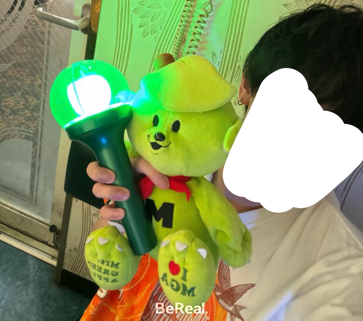 ryonoonaka's tweet photo. ライブビューイング勢に銀テください！ https://t.co/VHugNA4jgK