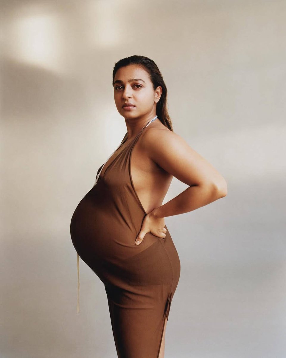 Manushyan_offcl's tweet photo. Radhika Apte Stuns as She Shows Off Her Baby Bump in a Gorgeous Maternity Shoot. https://t.co/Ic7jqR6oG7