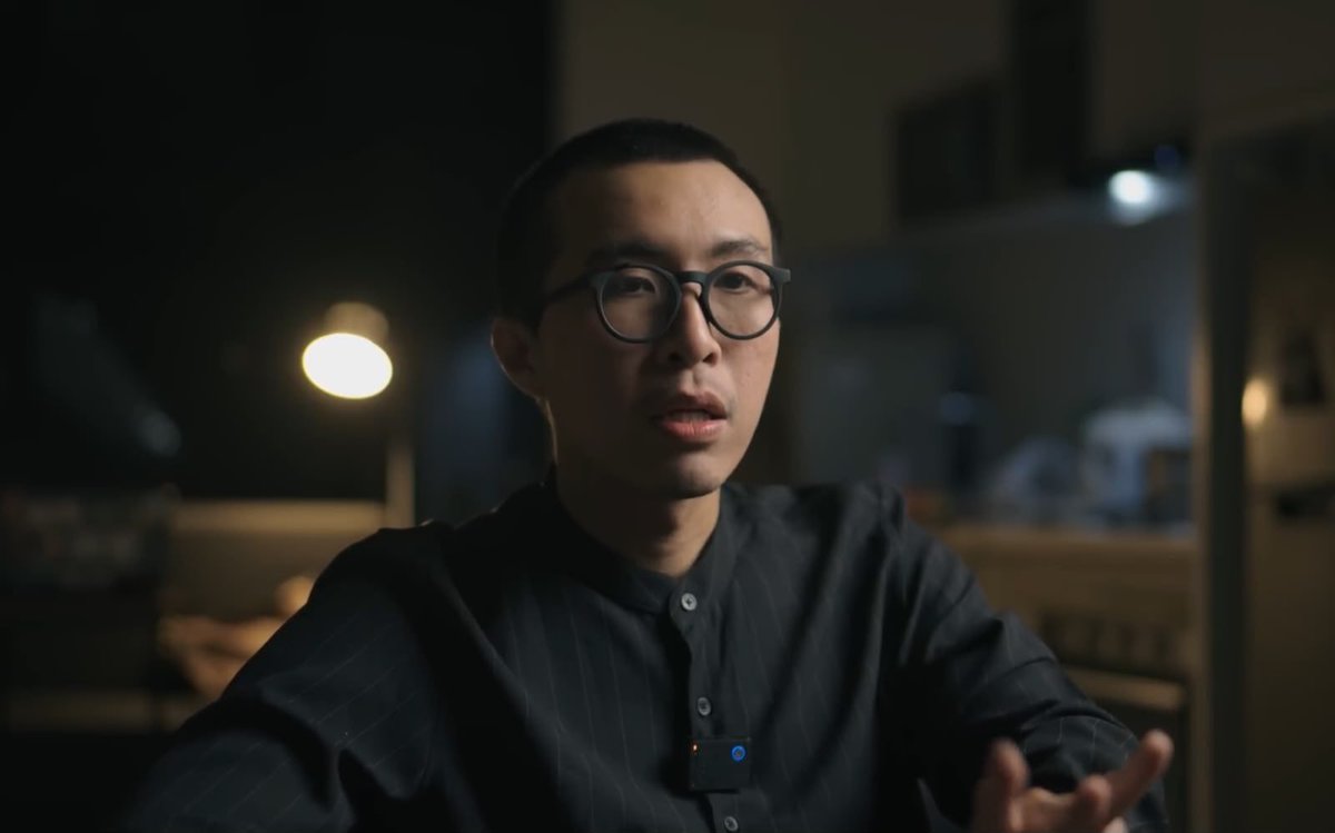 insidefolkative's tweet photo. Momen dr Tirta memberi insight “kalau mau kaya harus perbaikin pola pikirnya dulu”

dr Tirta: Jadi kalau anda mau kaya anda perbaikin pola pikirnya dulu, dan untuk belajar memperbaiki otak itu tidak harus dengan kuliah boleh dengan soft course, boleh dengan dengerin youtube yang bermanfaat dan iqro baca buku, baca artikel, baca jurnal. 

Tontonanmu apa? fyp tiktok, goyang-goyang, kucing aiuk aiuk terus endingnya lihat video jokes bapak-bapak “apa beda fitnah dan fitnes” jam 12 malam kok nonton begituan. Setidaknya kalau kalian nonton begituan tolong tingkatkan bukunya.