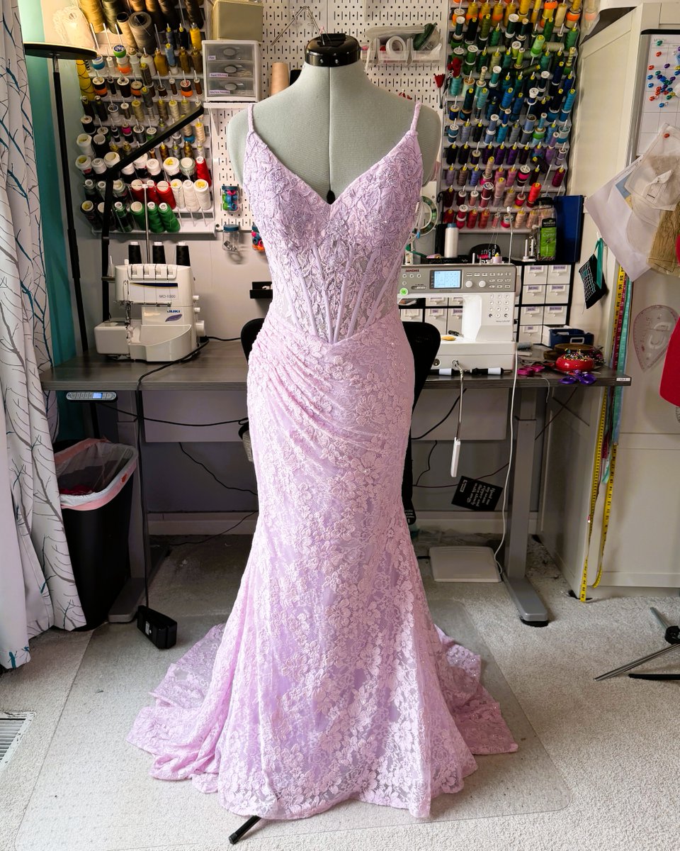 S_RockCustom's tweet photo. Prom dress alterations to make your gown fit like it was made just for you.π€
#promalterations #promdress #formalwear #dressalterations #customfit #perfectfit #prom2026 #bookearly #tailoring #phillyprom #buckscountyprom #norushorders https://t.co/TCu33s9xIr