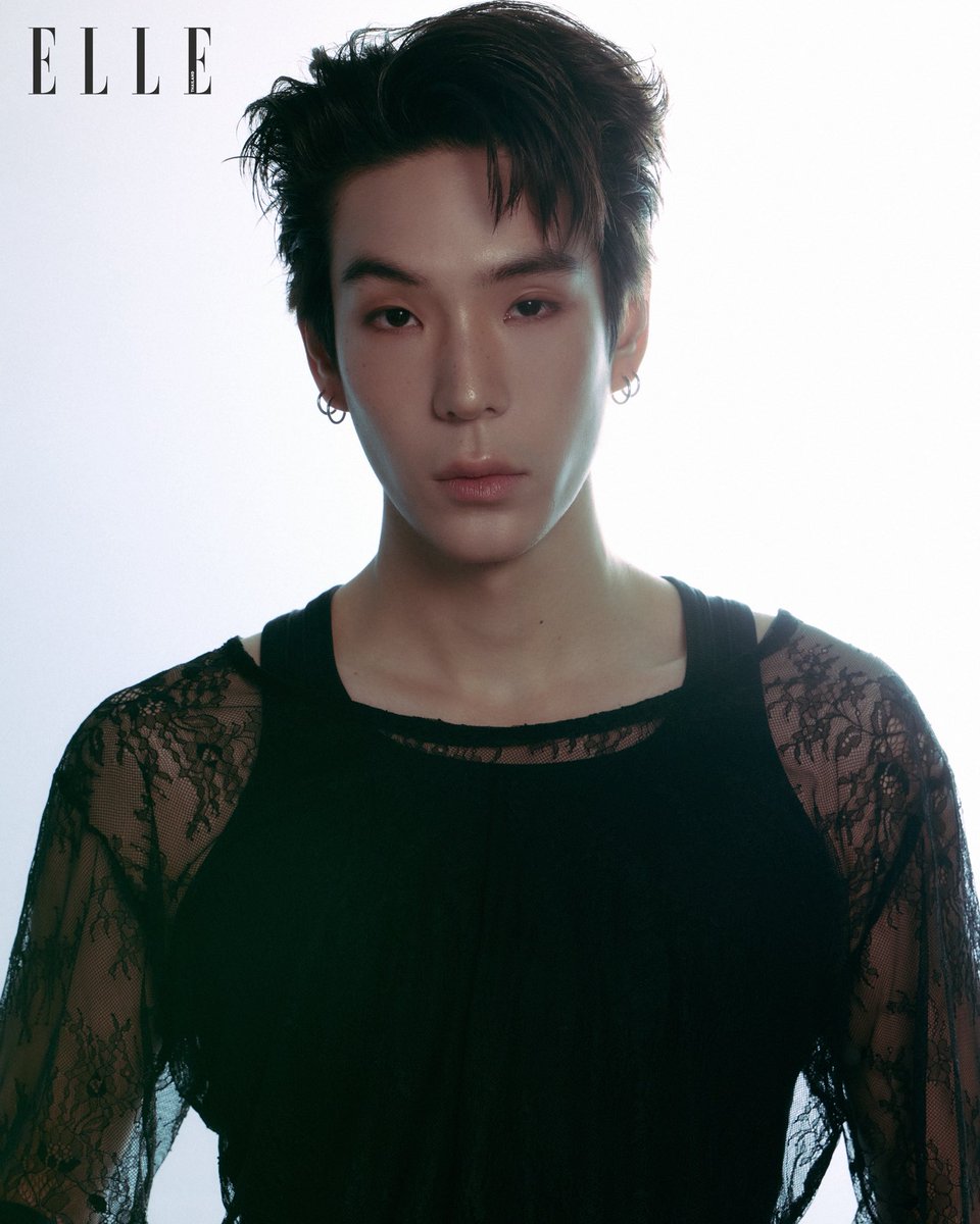 ELLEThailand's tweet photo. #ELLEexclusive “ถ้าถามถึงความฝัน ผมก็อยากให้ทุกคนติดตามเส้นทางชีวิตของเราครับ เพราะทุกวันนี้ก็ยังไม่รู้ว่าในเส้นทางอาชีพของตัวเองตอนนี้มันจะไปจบที่ตรงไหน"

อ่านสัมภาษณ์ JAYLERR @JJksnp เต็มๆ ที่ https://t.co/ajtnnMcQUk

#ELLEThailand
#โอเค๊ะ_JICE
#JAYLERR https://t.co/0KELBmH7Jl