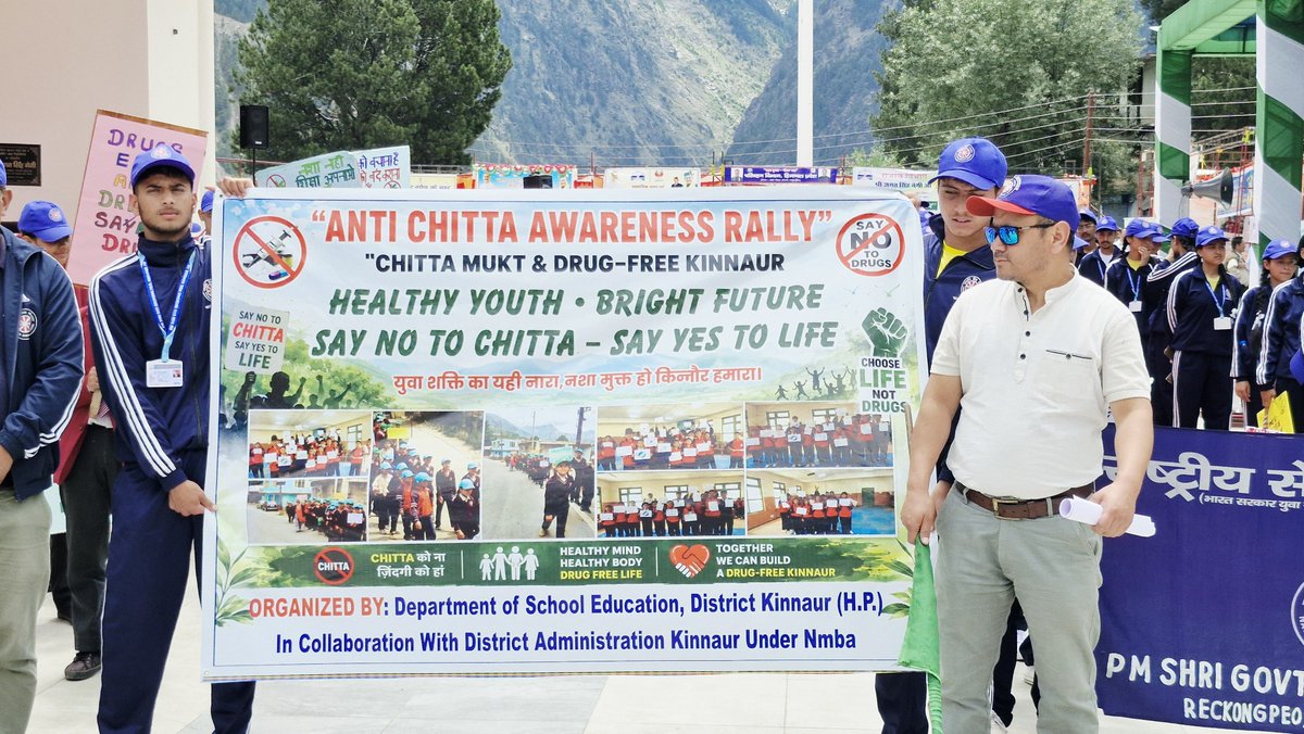 voiceofkinnaur's tweet photo. 𝐁𝐫𝐢𝐧𝐠𝐢𝐧𝐠 𝐩𝐮𝐛𝐥𝐢𝐜 𝐬𝐞𝐫𝐯𝐢𝐜𝐞𝐬 𝐜𝐥𝐨𝐬𝐞𝐫 𝐭𝐨 𝐭𝐡𝐞 𝐩𝐞𝐨𝐩𝐥𝐞

The Government at Your Doorstep programme was held at Reckong Peo, providing citizens with access to various government services, public grievance redressal, information on welfare schemes and free health check-ups under one roof.

𝐅𝐎𝐋𝐋𝐎𝐖 𝐓𝐇𝐄 𝐀𝐂𝐂𝐄𝐒𝐒 𝐋𝐈𝐍𝐊 👇🏻

Facebook
https://t.co/AxdP7pUyC4

Instagram
https://t.co/ffPRDTSgM1

@UBArea_IA

@suryacommand

#Kinnaur #ReckongPeo #GovernmentAtYourDoorstep #PublicService #CommunityOutreach