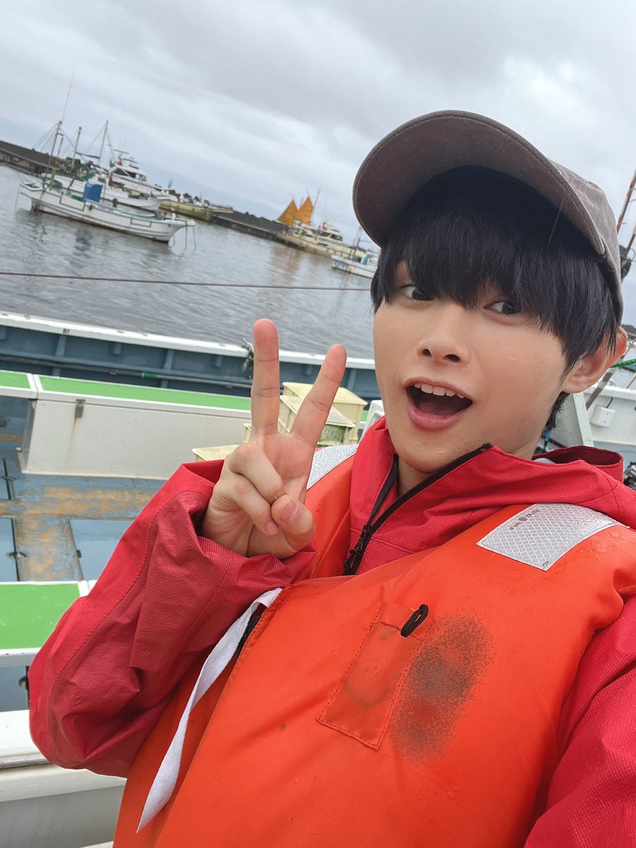 naoki_okamura76's tweet photo. 船釣りに誘われたので行ってきた✌️🎣

波に揺られながら、ゆっくりのんびり釣れて最高だったなぁ

こういうの結構好きかも😊 https://t.co/weym4QqgAP