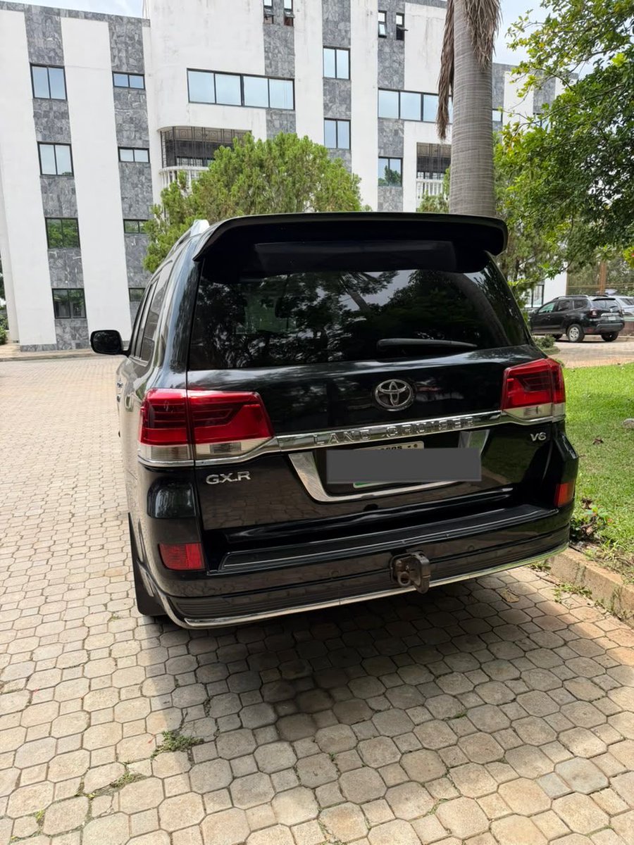 Born_To_Rule365's tweet photo. Vehicle: Toyota Land Cruiser
• Model Year: 2017
• Condition: Premium Used / Belgium Standard (Tokunbo Quality)
• Spec: Full Option | Clean &amp; Verified
• Customs: Original Duty fully verified ✅
• Location: Abuja 📍
• Price: ₦40M https://t.co/BTBnWnR5ja
