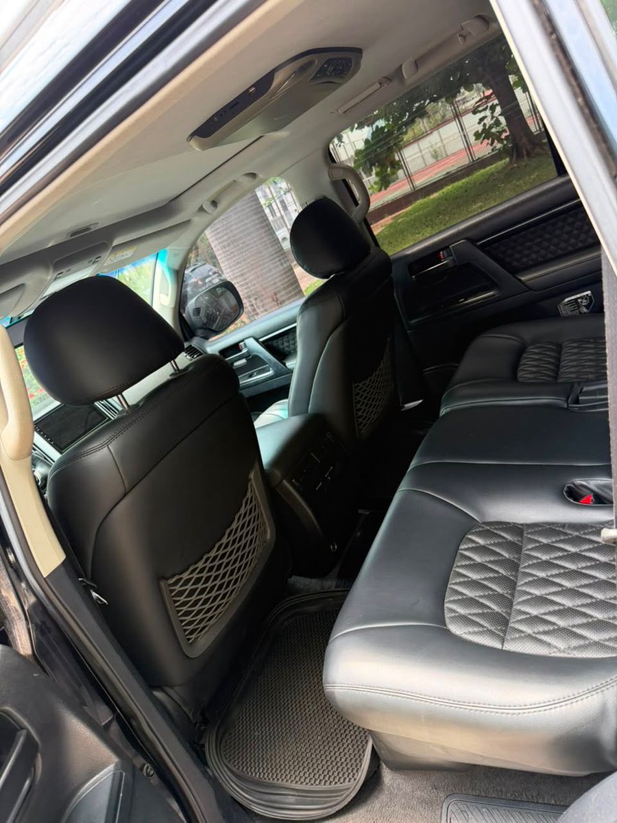 Born_To_Rule365's tweet photo. Vehicle: Toyota Land Cruiser
• Model Year: 2017
• Condition: Premium Used / Belgium Standard (Tokunbo Quality)
• Spec: Full Option | Clean &amp; Verified
• Customs: Original Duty fully verified ✅
• Location: Abuja 📍
• Price: ₦40M https://t.co/BTBnWnR5ja