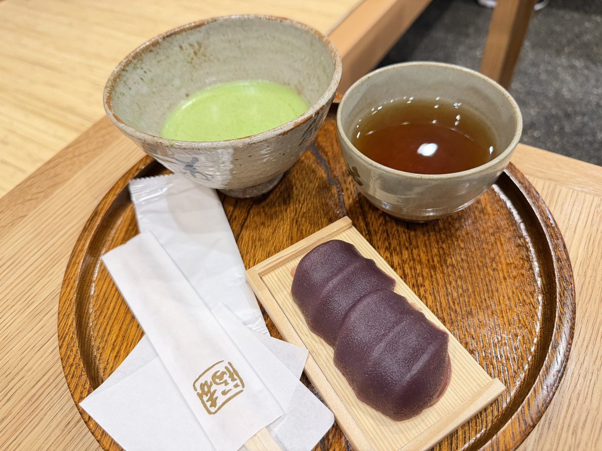 _devilear's tweet photo. お昼からは遠出して和菓子食べてきたよー
抹茶が特に美味しかった🍵

#和菓子 https://t.co/b4dovTHvWi