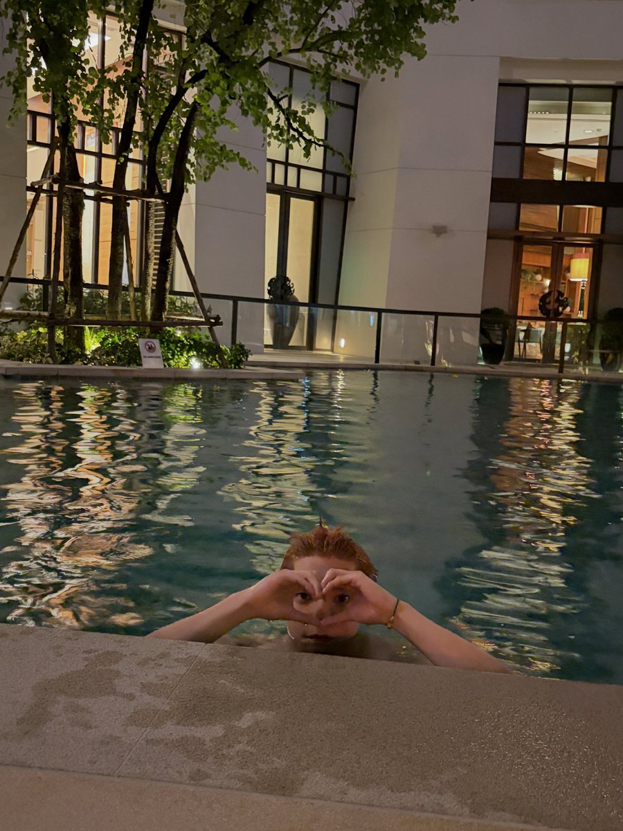 tyzip_'s tweet photo. 260705 #태용 툥스타그램

Anyone willing to teach me how to dive? 🏊‍♂️ https://t.co/xdmi8qLQop