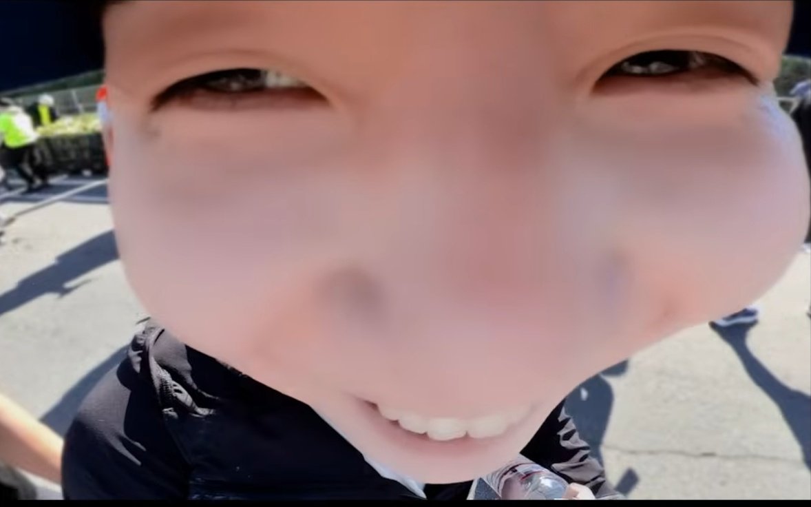 Maria_AFBF's tweet photo. My happy boongi 😭💜
#Run_Run_Run 🏃 #찐_Real_달려라_슈가
#SUGA #슈가 #BTS #방탄소년단 #BTS_WORLDTOUR_ARIRANG https://t.co/7b1zVrWdDV