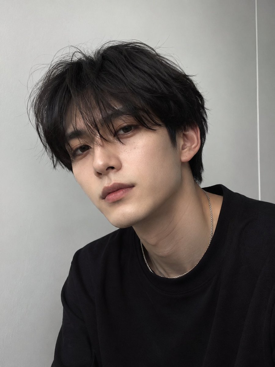 na_chan423's tweet photo. 私を男性化してと、チャッピーにお願いしたらイケメンにしてくれた🤣来世はイケメン！？（黙れ） https://t.co/cUdaWUvxX9