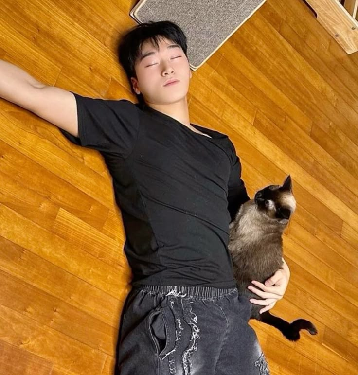 berrycayc's tweet photo. ˚.⋆꒰১ moot hunt series season 2໒꒱⋆.˚

⋆ not new in #stantwt and #studytwt
⋆ interactivation
⋆ he/him 09 baby (panghakot lang)
⋆ katangkay
⋆ multistan/any stans are welcome

♥︎ and rt for follow back !! https://t.co/hmrWWYvtap