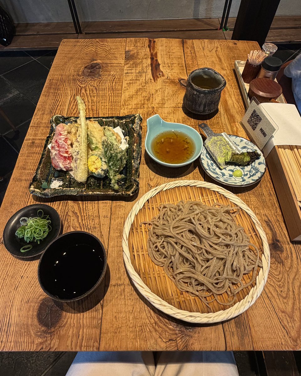 ariamarusoy's tweet photo. ここはメシ界隈ですか？そうですか https://t.co/Udqcw4qtdI
