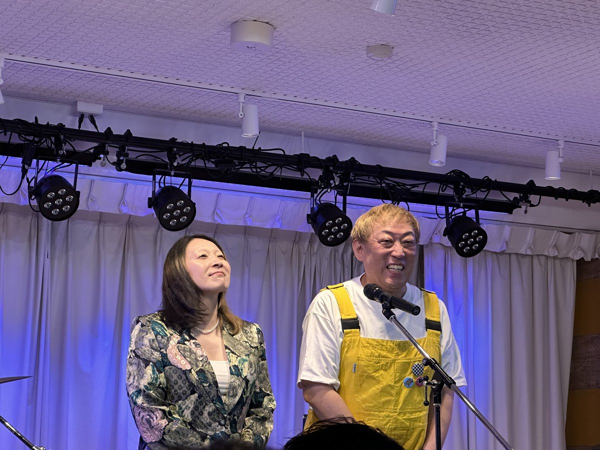 Shigure_gure's tweet photo. #プチプチ乱丸フェスタ 堂土さんとみぃさんの 「お漫才」🌺 お二人ともすごいリラックスしてる様に見えた👀 みぃさんらしさも ちゃんとあって 面白かった🤭
途中から乱丸さんも出て来て、またガラッと空気が変わって 広田さん出て来てまた空気変わって🤣空気の上塗りが凄かった🤣
他にはない空気感😆 https://t.co/qDHgIWENIg