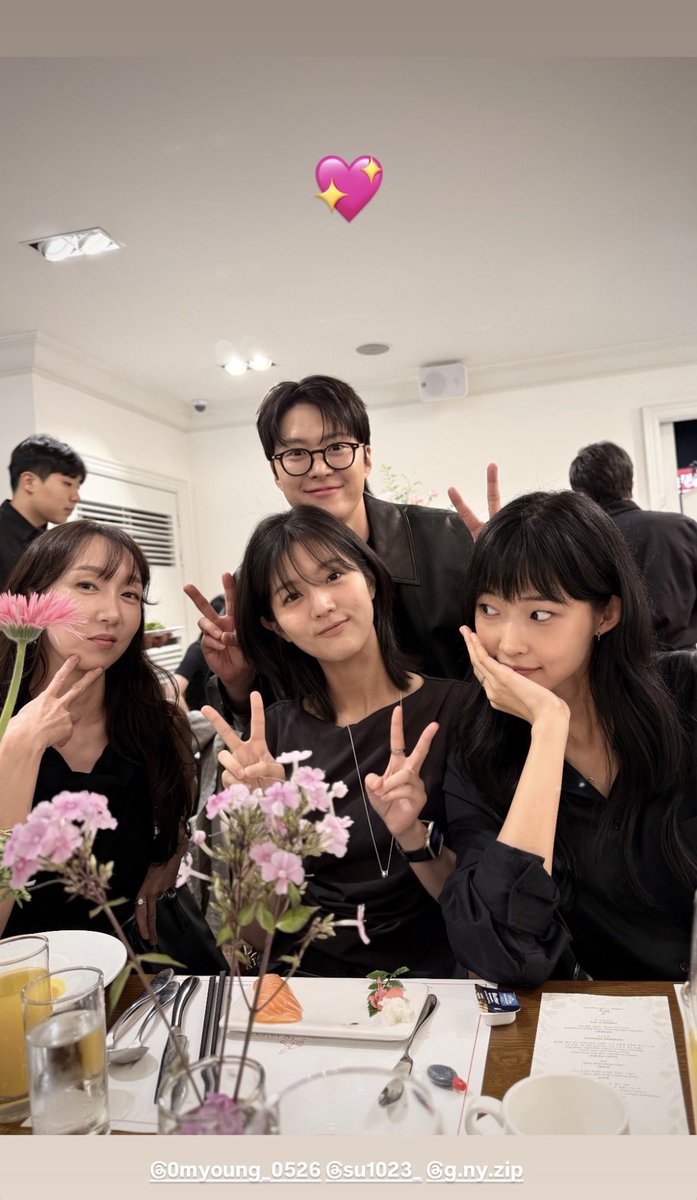 94o526_'s tweet photo. © <고백의 역사> 남궁선 감독님 인스스
왁 . . 팀 고백의역사 뭉쳤다 . . 💖

#공명 #gongmyoung #gongmyung
#고백의역사 #LoveUntangled https://t.co/byTd1doV44
